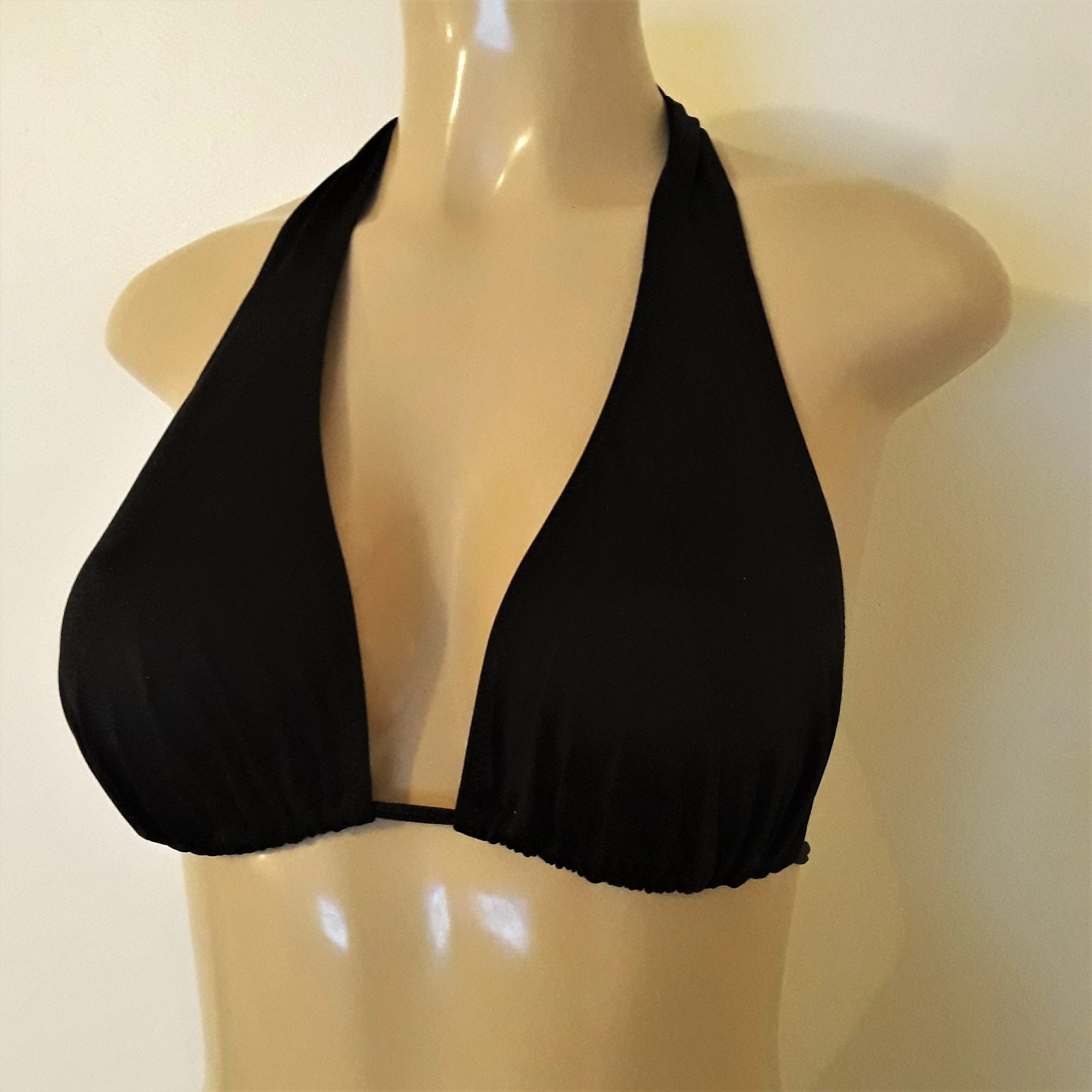 Adjustable halter bikini top
