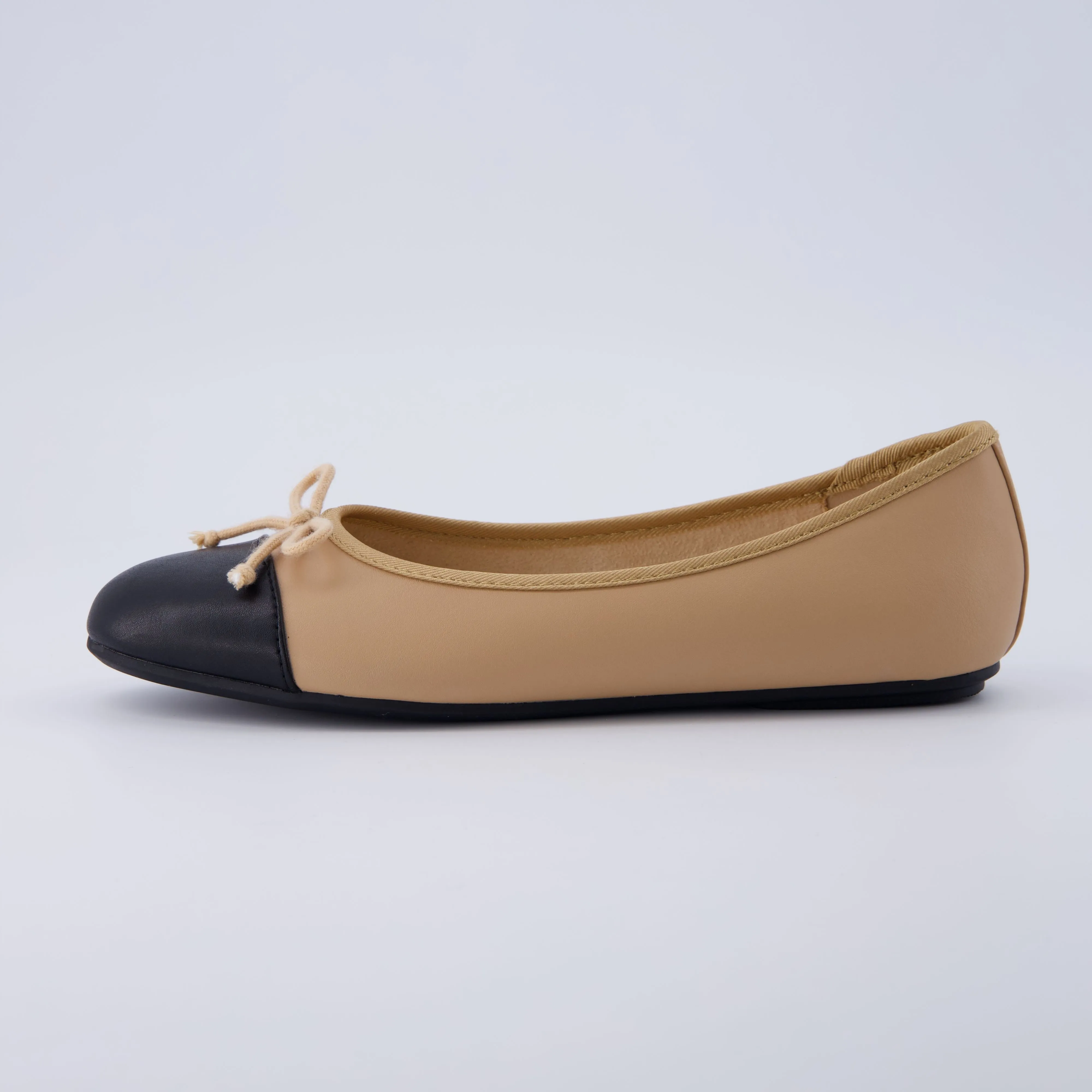 Cardi Cap Toe Flat