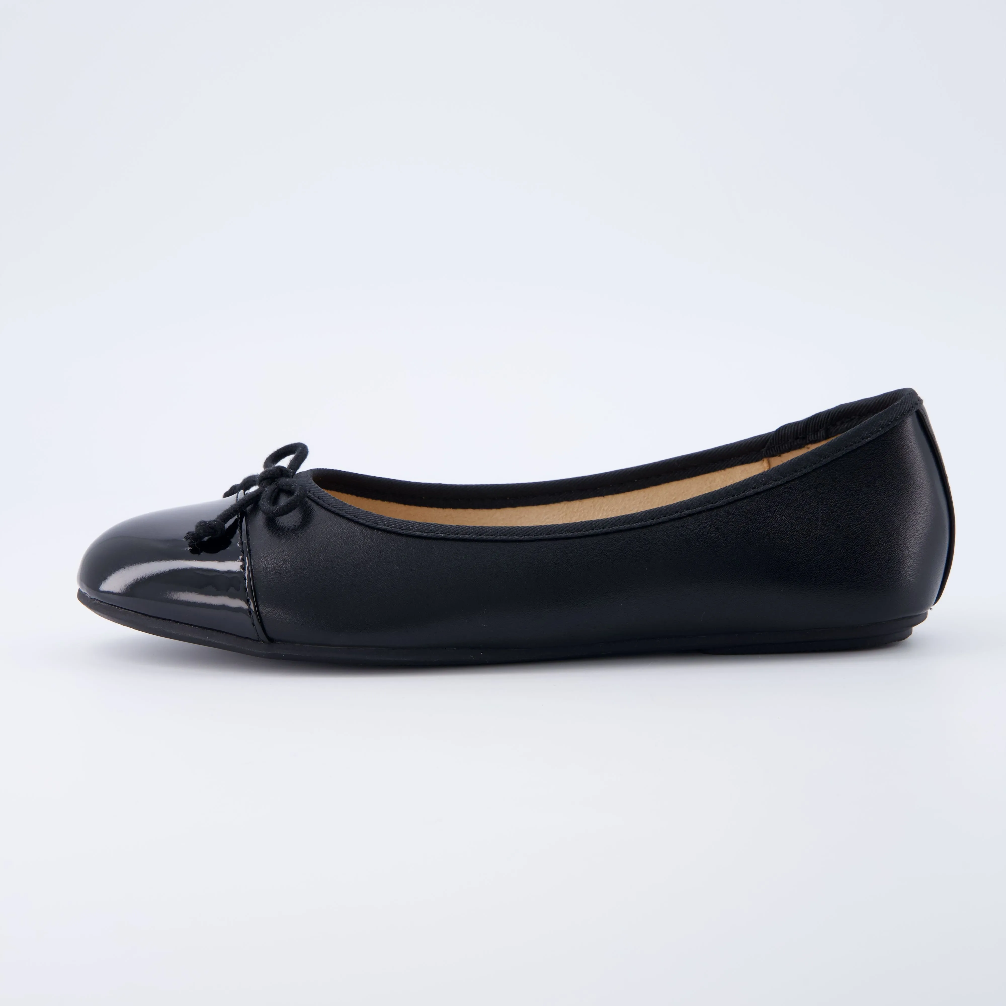 Cardi Cap Toe Flat