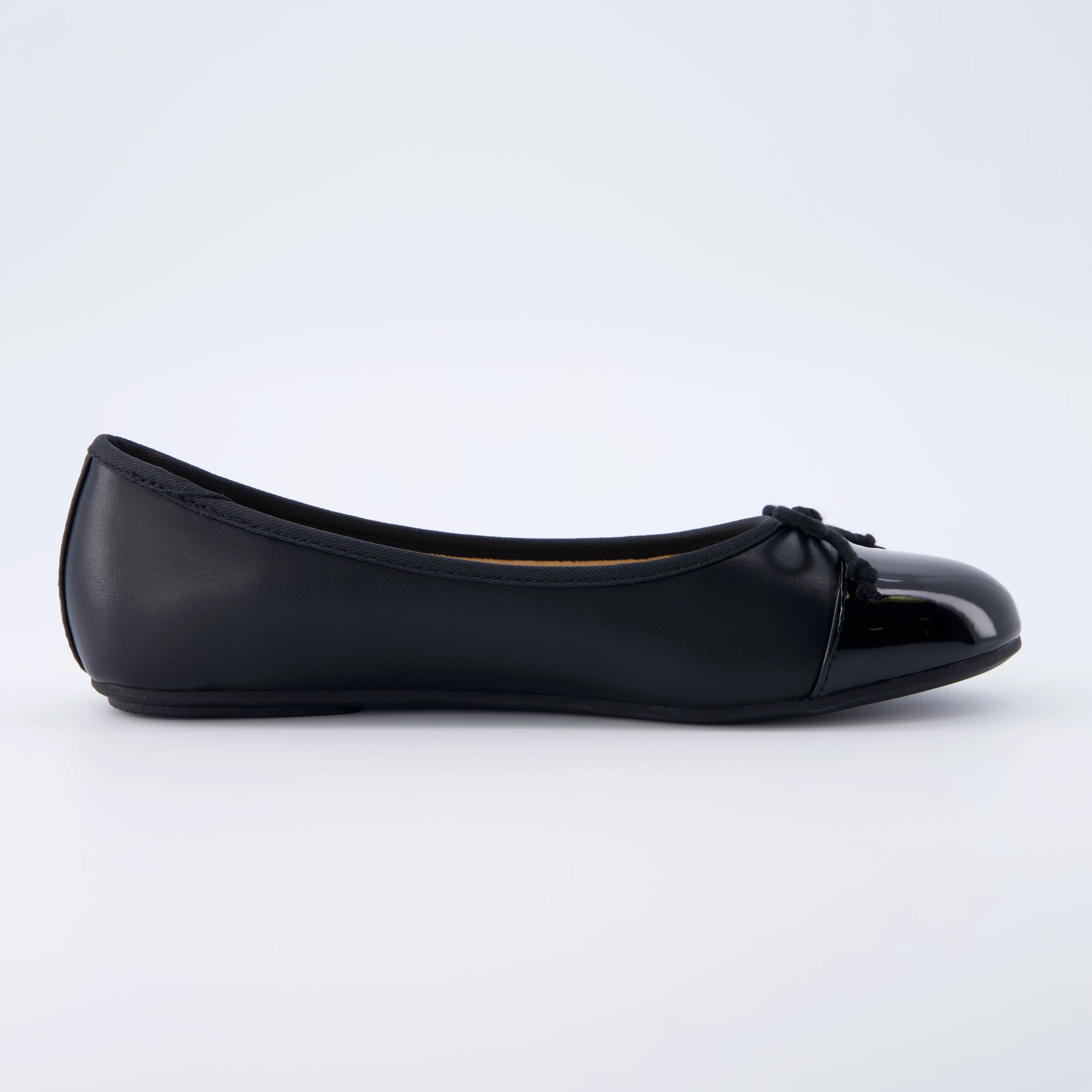 Cardi Cap Toe Flat