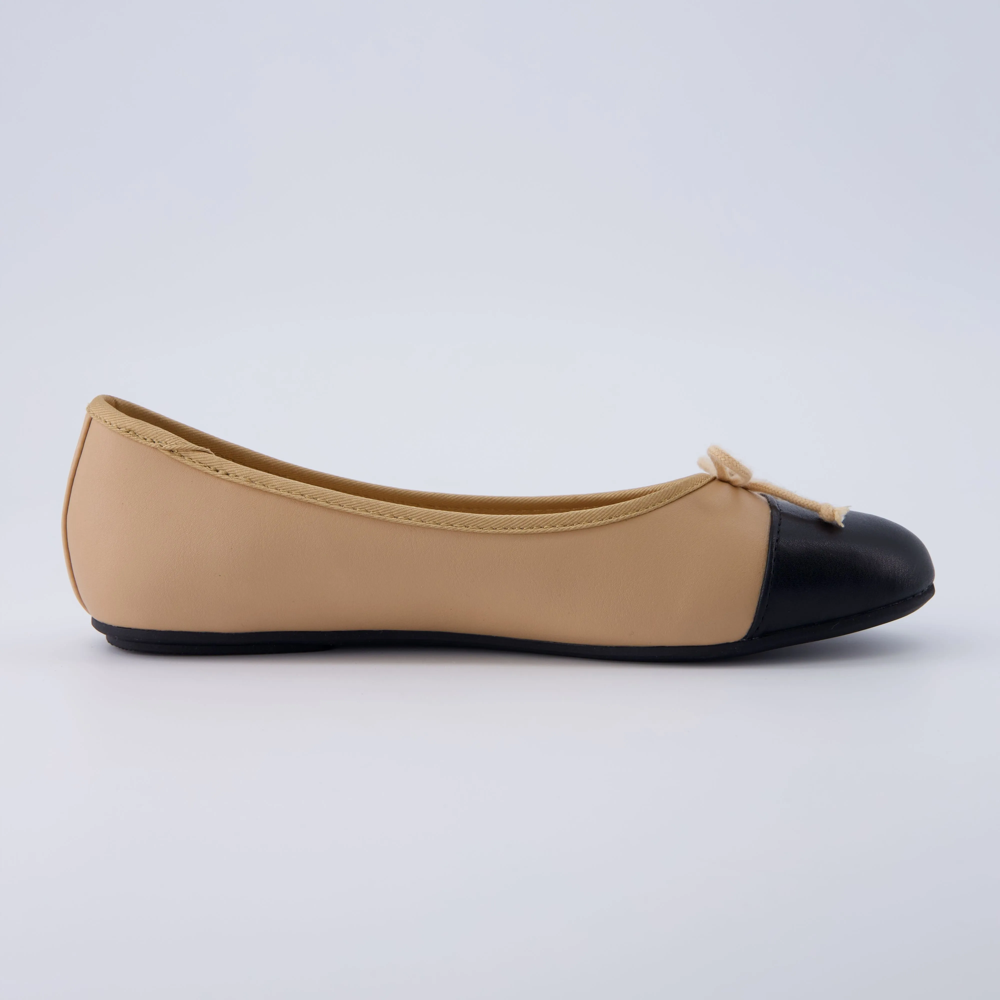 Cardi Cap Toe Flat
