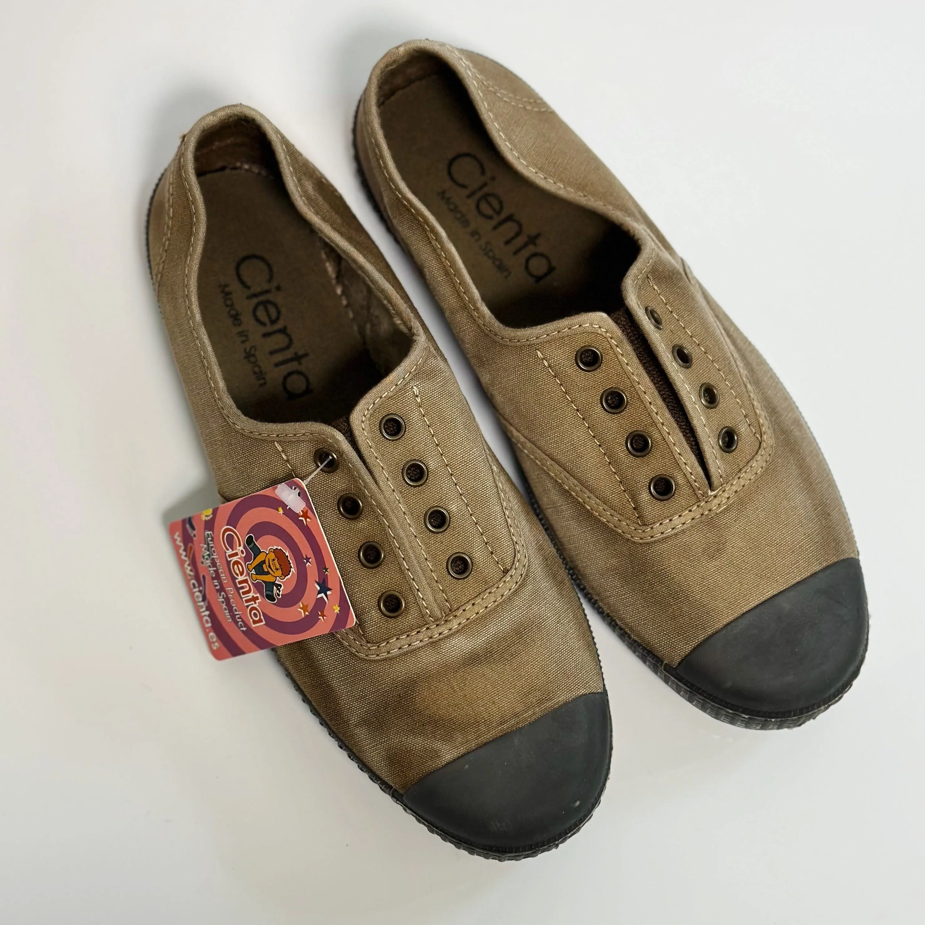 Cienta Kids Canvas Slip On Sneakers Beige