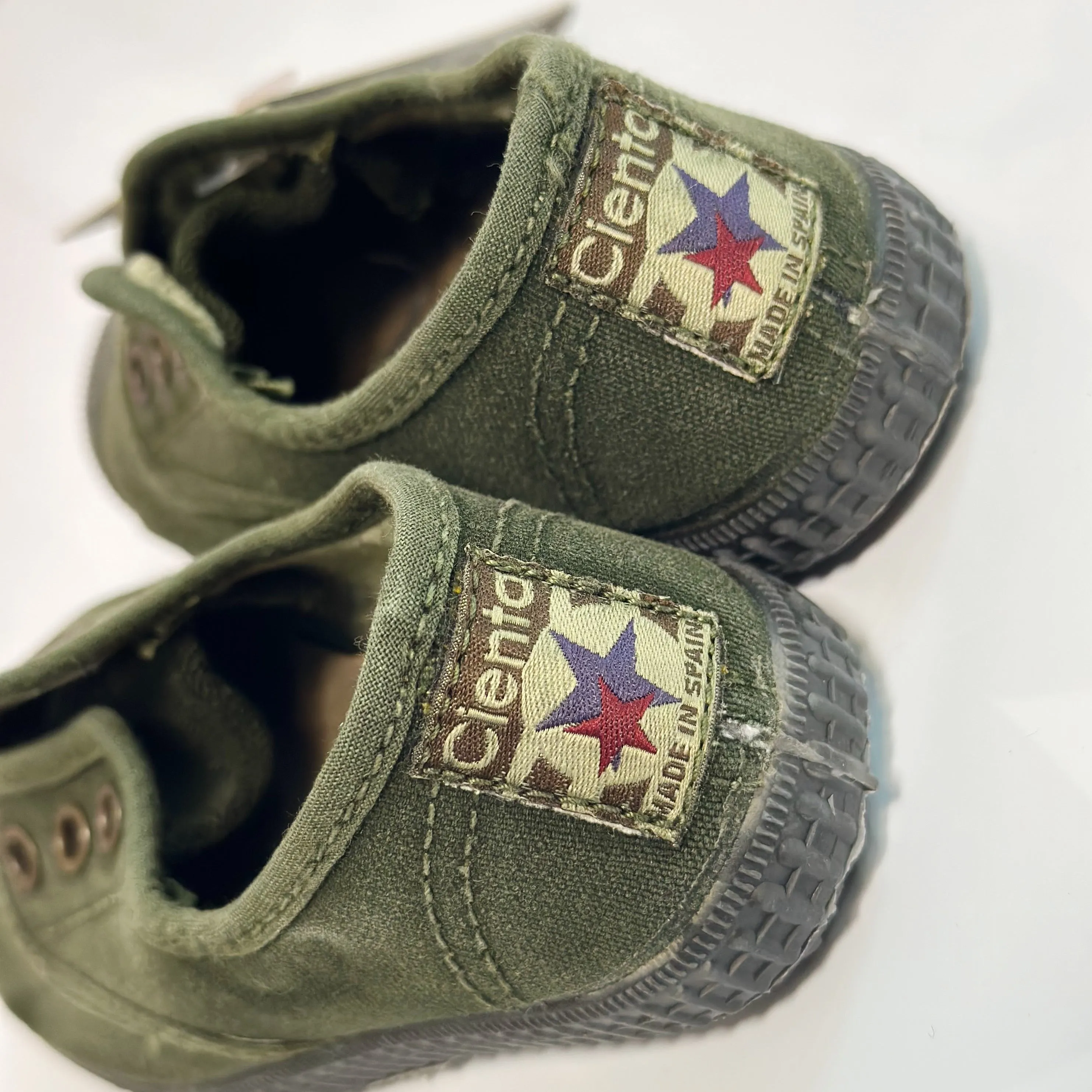 Cienta Kids Canvas Slip On Sneakers Kaki