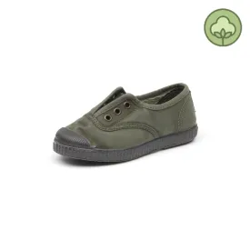 Cienta Kids Canvas Slip On Sneakers Kaki