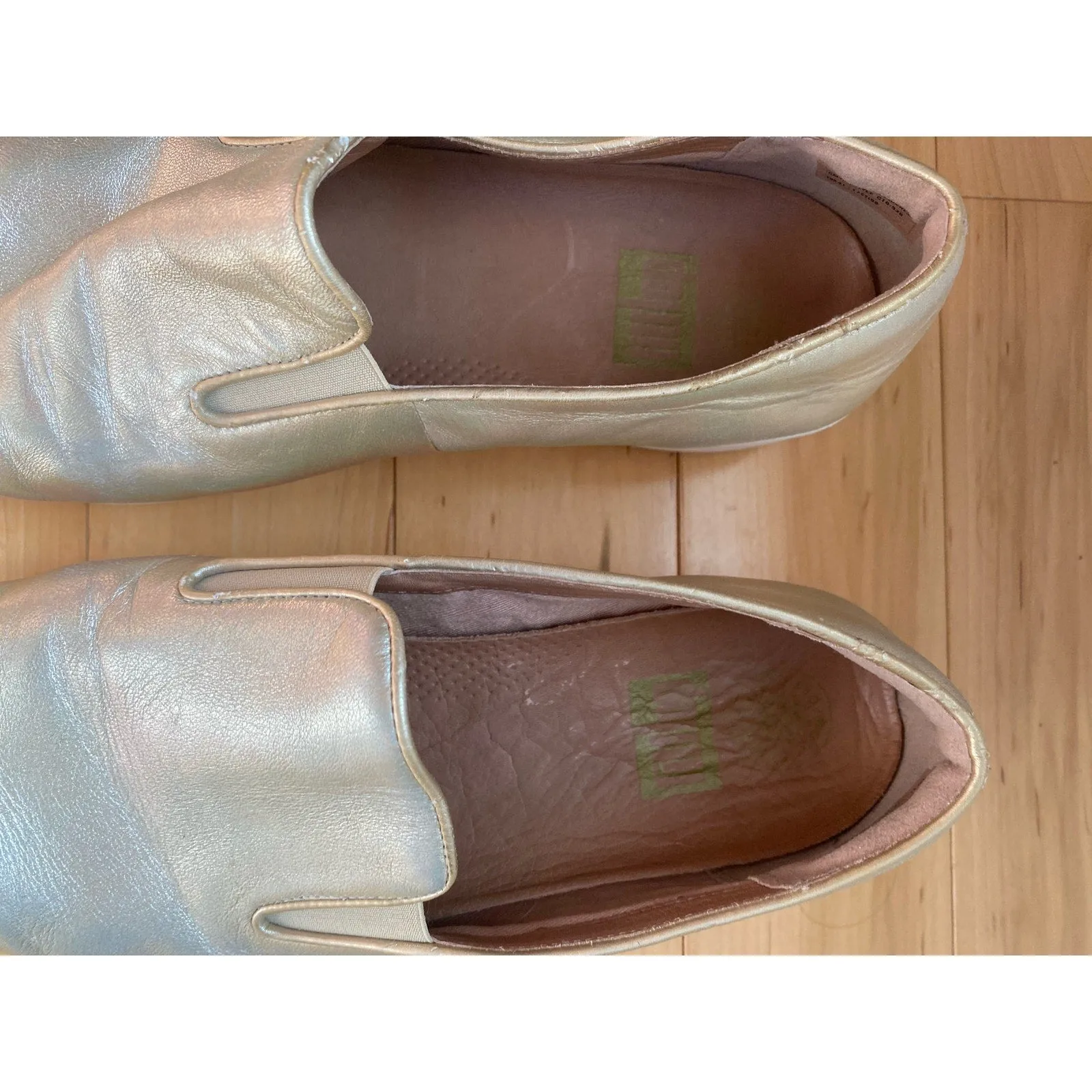 FitFlop Gold Slip-on Sneakers Size 9