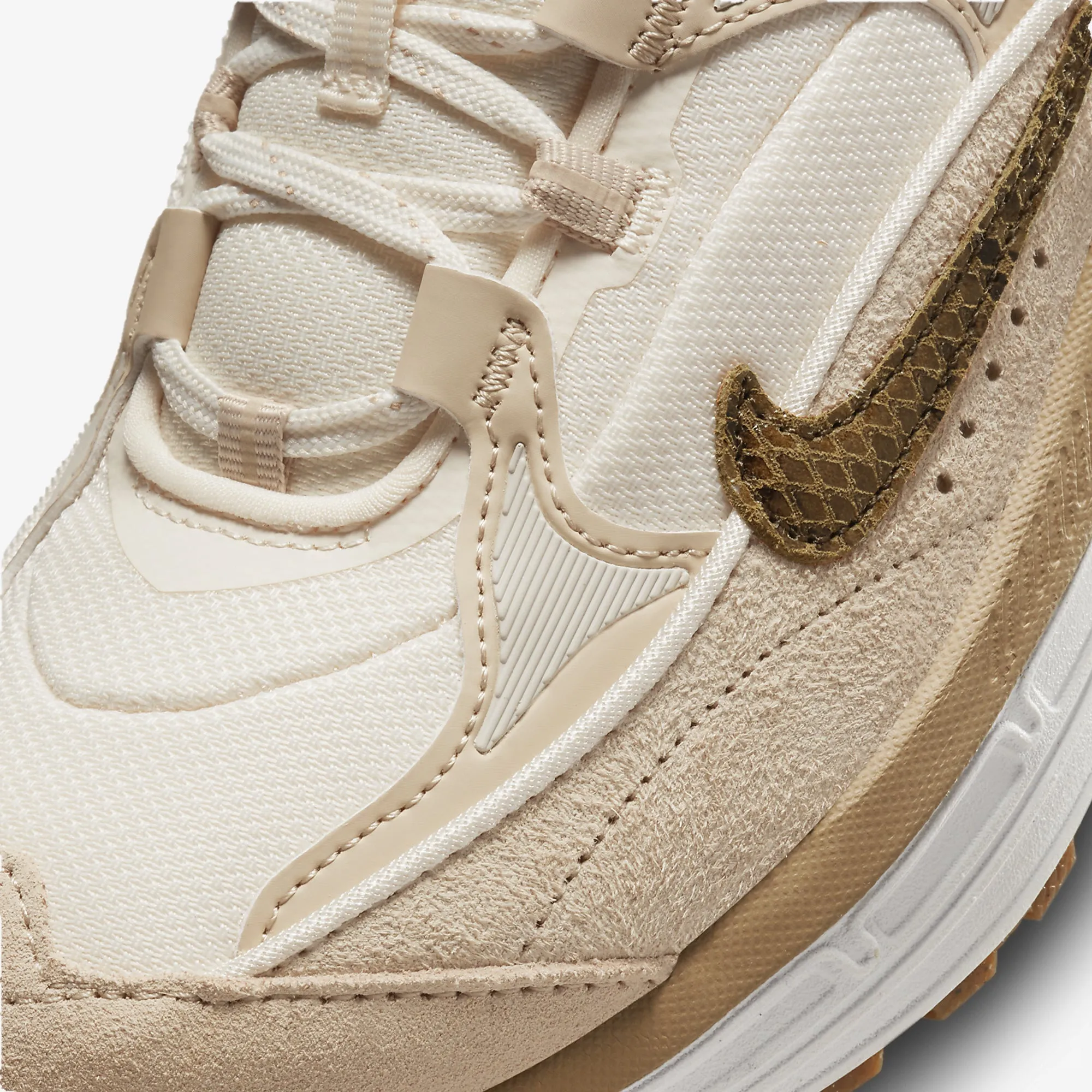 Nike | WMN'S AIR MAX BLISS SE  { PALE IVORY/PICANTE RED-SUMMIT WHITE