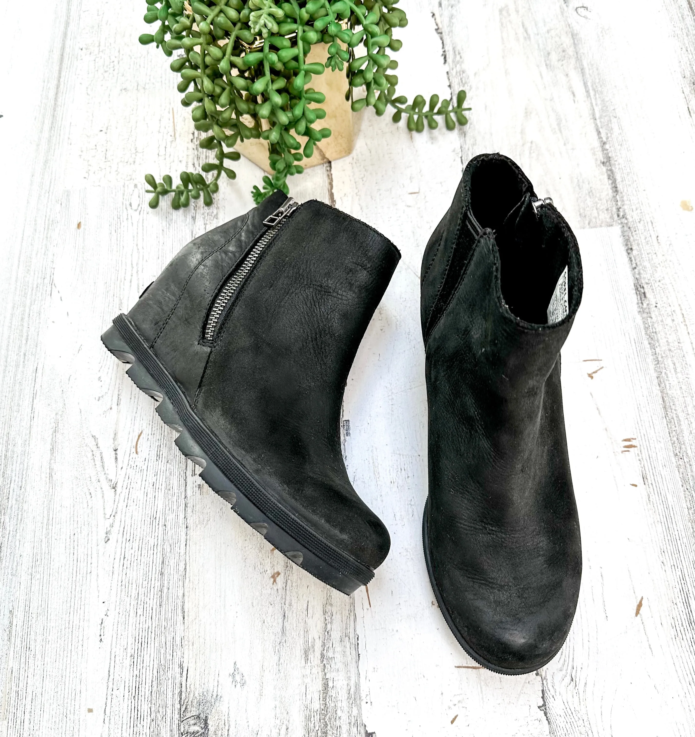 Sorel Black Waterproof Joan of Arctic Wedge II Zip Boot (7.5)