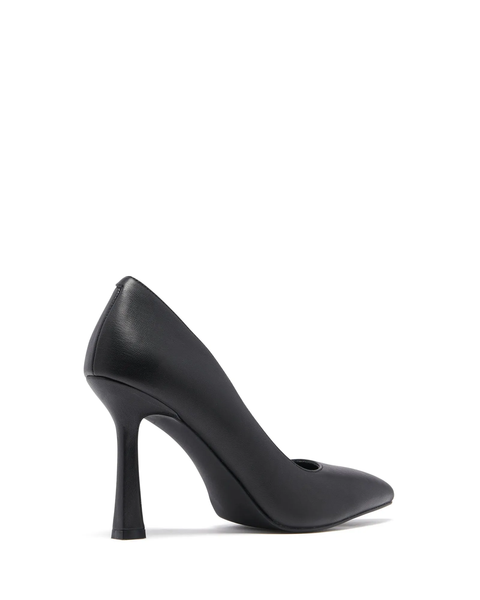 Temptress Pump Black