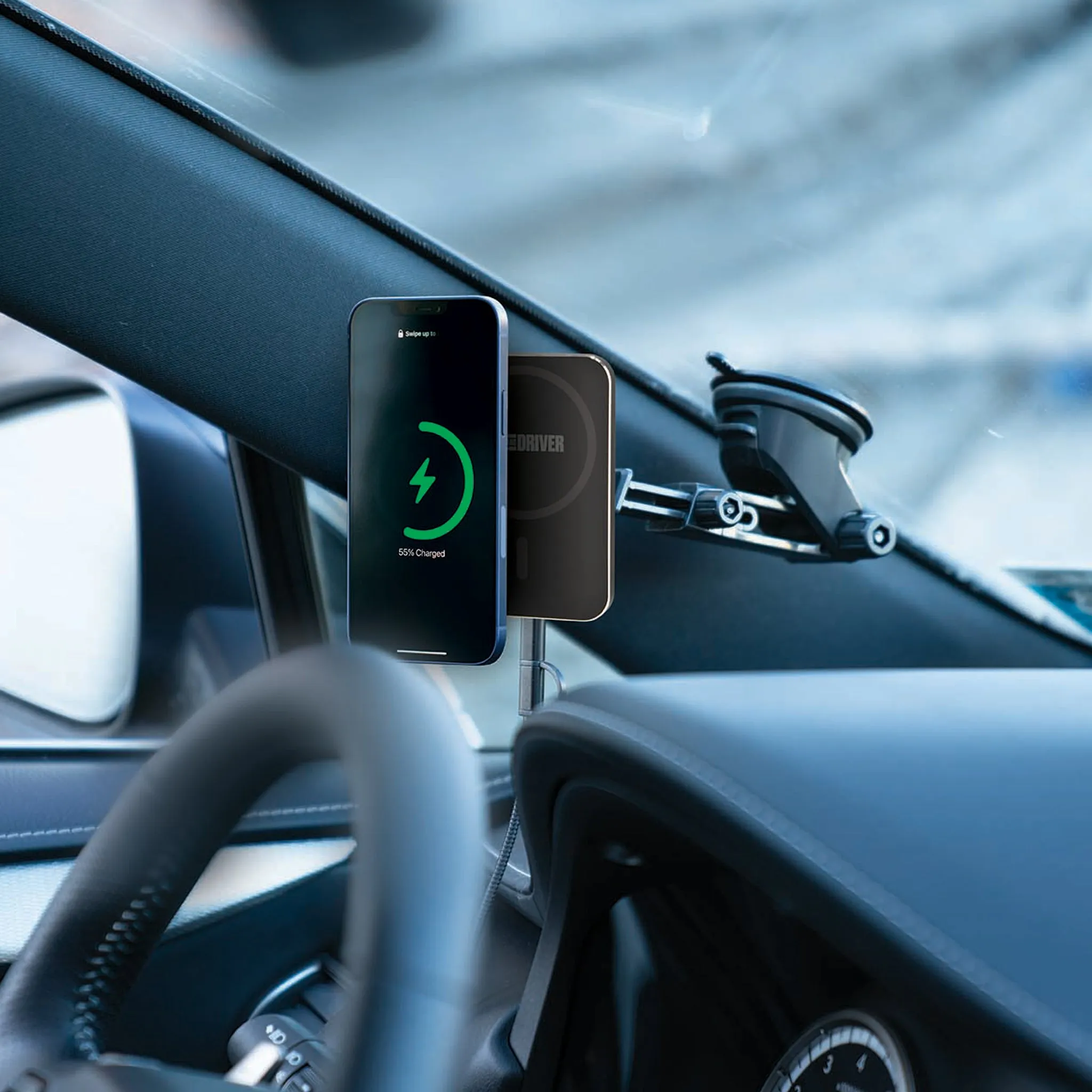 WIRELESS CHARGING MAGNETIC MOUNT - CAR AND DRIVER 9974